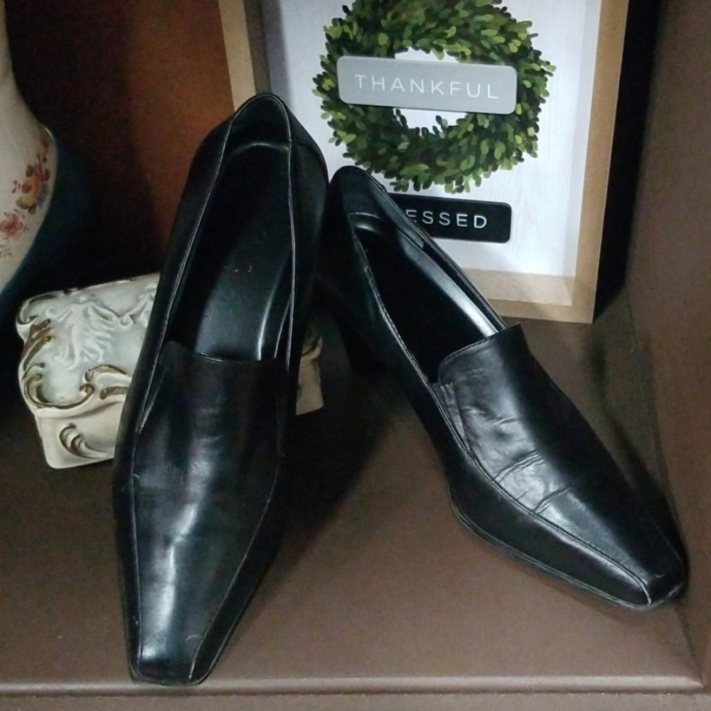 Black Sudini Slip on Medium High Heel Size 7